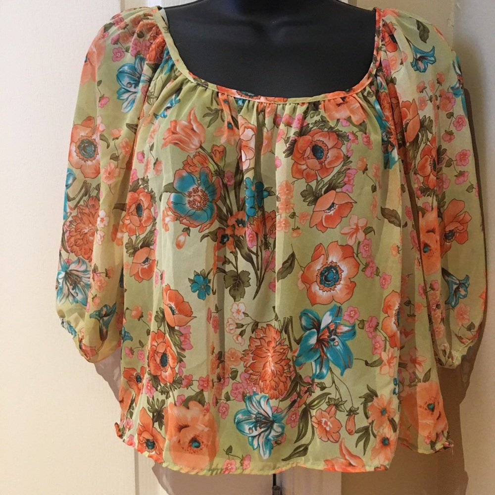 Tres Bien Blouse NWT
